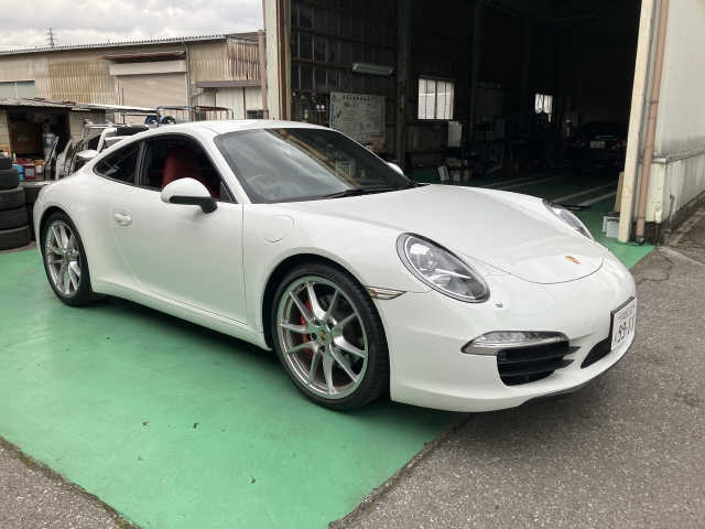 PORSCHE 911