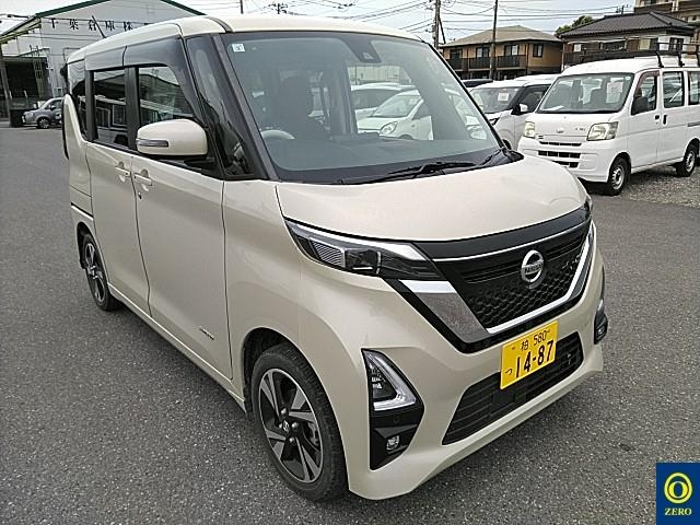 NISSAN ROOX