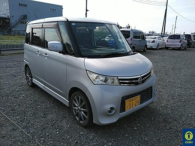 NISSAN ROOX