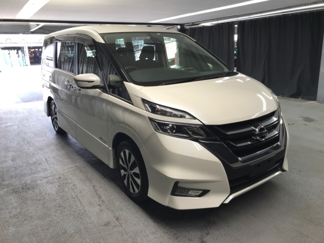 NISSAN SERENA