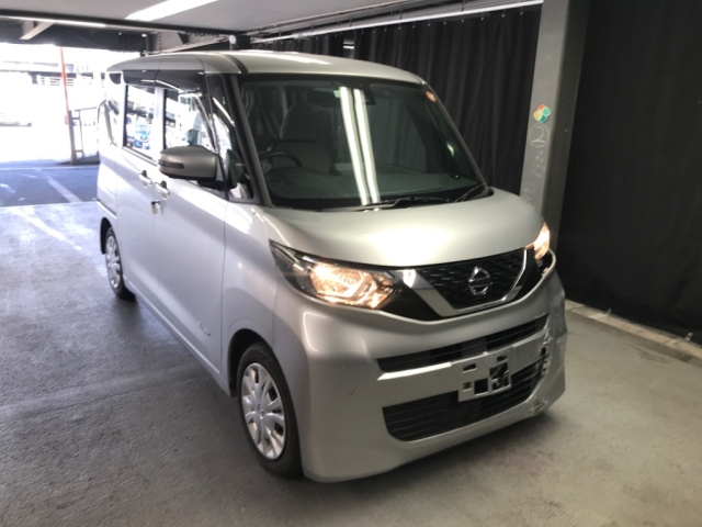 NISSAN ROOX
