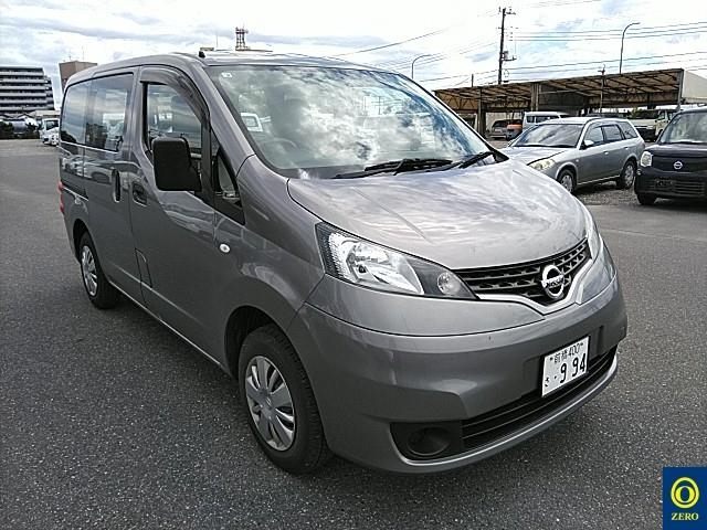 NISSAN NV200