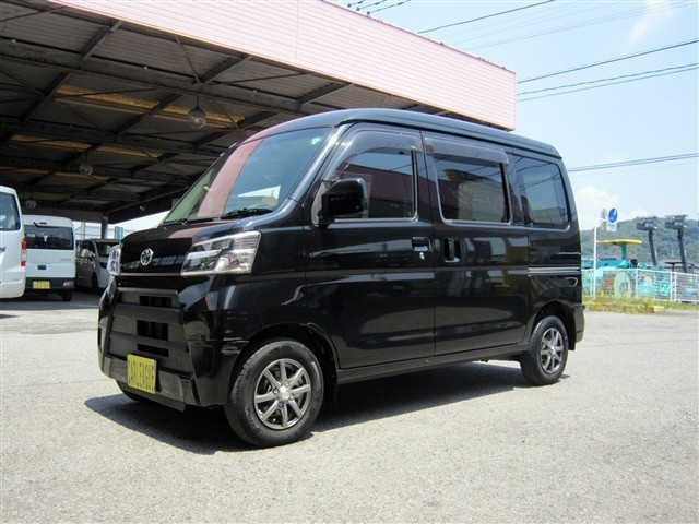 TOYOTA PIXIS VAN