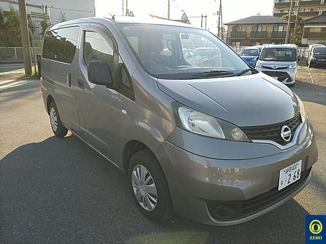 NISSAN NV200