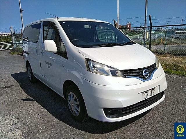 NISSAN NV200