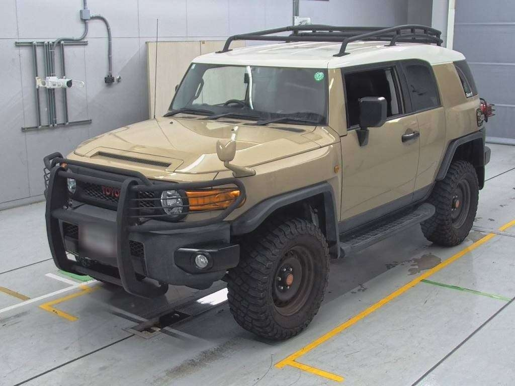 TOYOTA FJ CRUISER