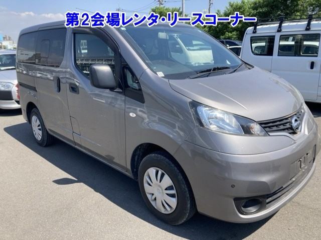 NISSAN NV200