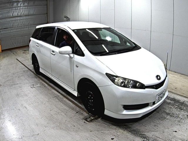 TOYOTA WISH