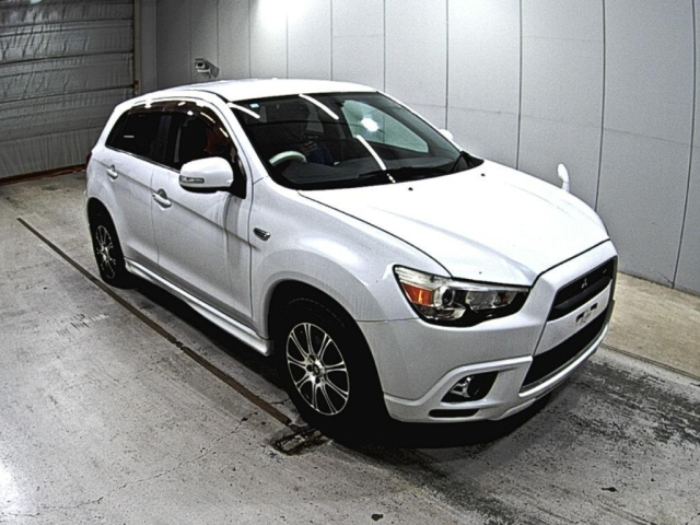 MITSUBISHI RVR