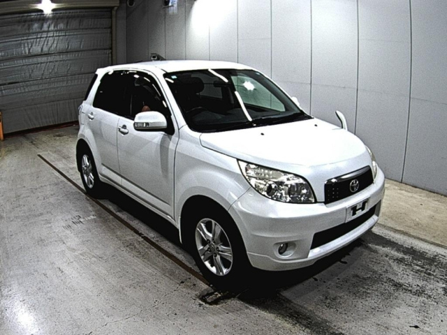 TOYOTA RUSH