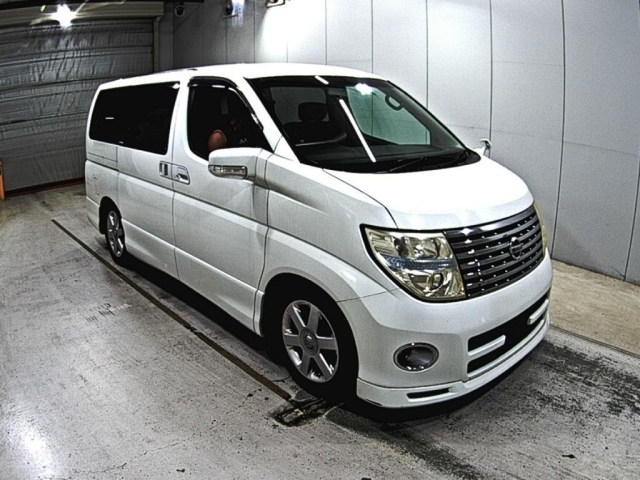 NISSAN ELGRAND