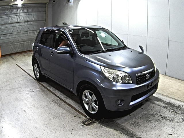 TOYOTA RUSH