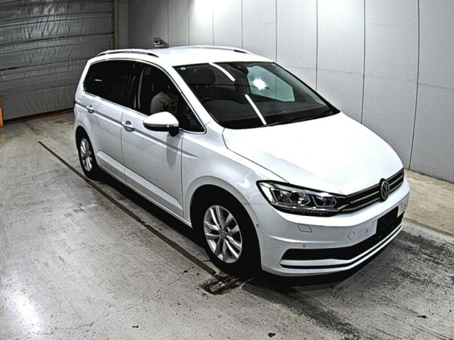 VOLKSWAGEN GOLF TOURAN