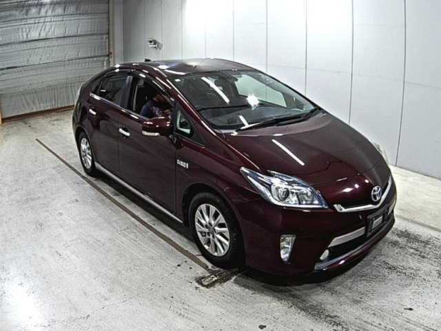TOYOTA PRIUS PHV