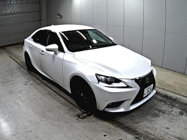 LEXUS IS