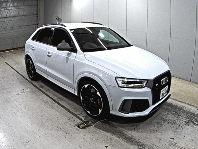 AUDI RS Q3