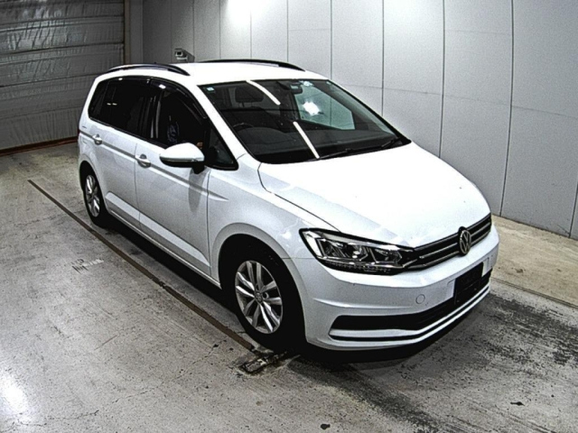 VOLKSWAGEN GOLF TOURAN