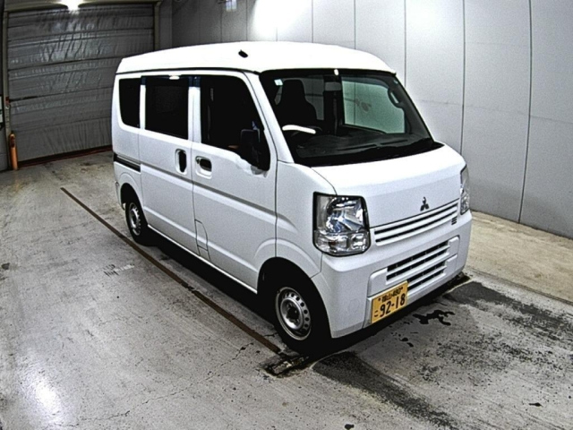 MITSUBISHI MINICAB VAN