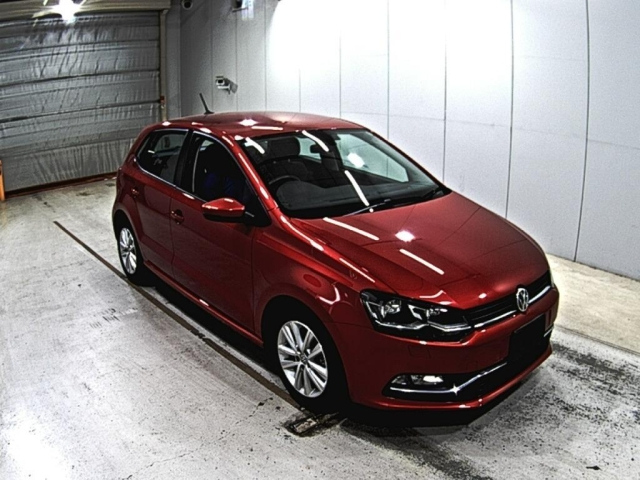 VOLKSWAGEN POLO