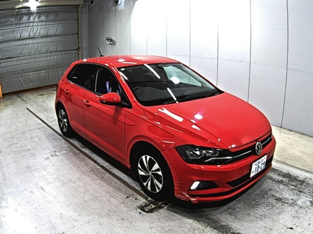 VOLKSWAGEN POLO