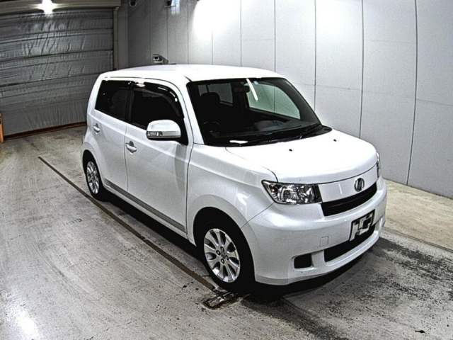 TOYOTA BB