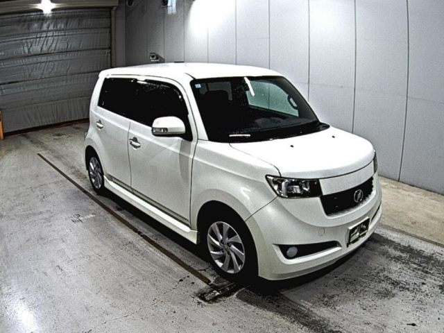 TOYOTA BB
