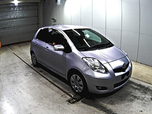 TOYOTA VITZ