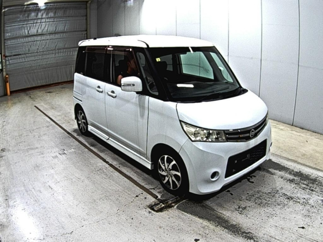 NISSAN ROOX