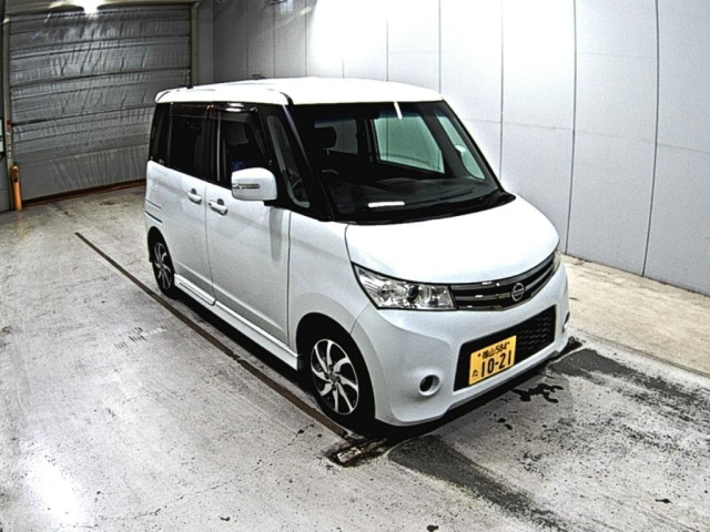 NISSAN ROOX