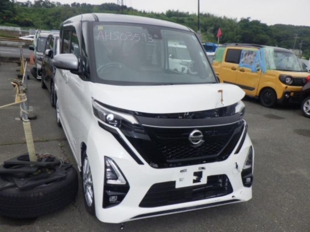 NISSAN ROOX