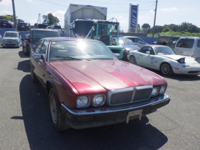 JAGUAR XJ SERIES