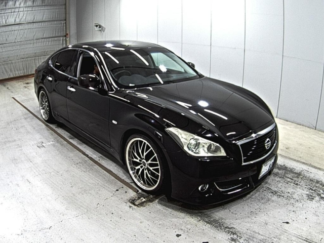 NISSAN FUGA