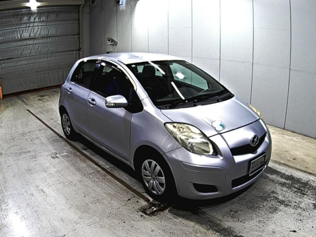 TOYOTA VITZ