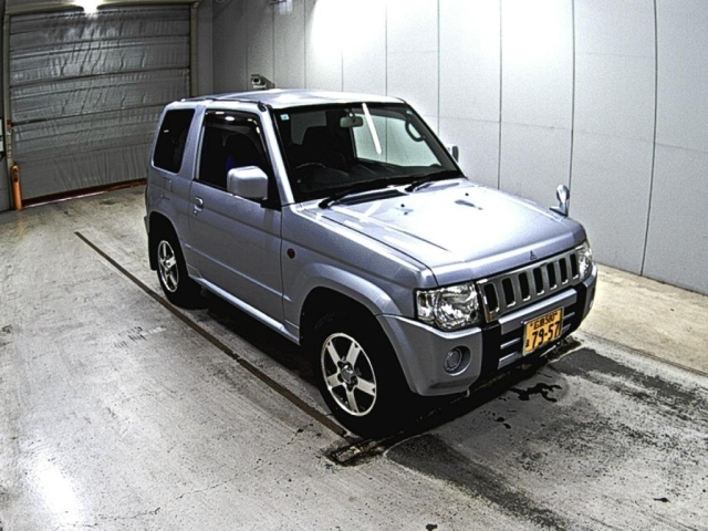 MITSUBISHI PAJERO MINI