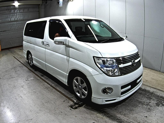NISSAN ELGRAND