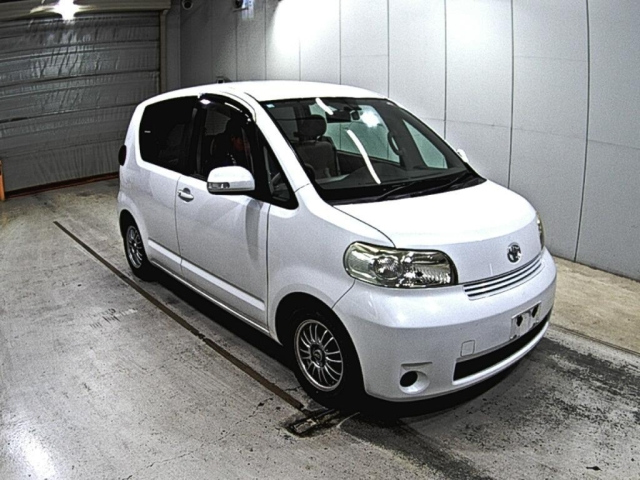 TOYOTA PORTE