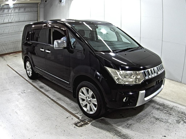 MITSUBISHI DELICA D5