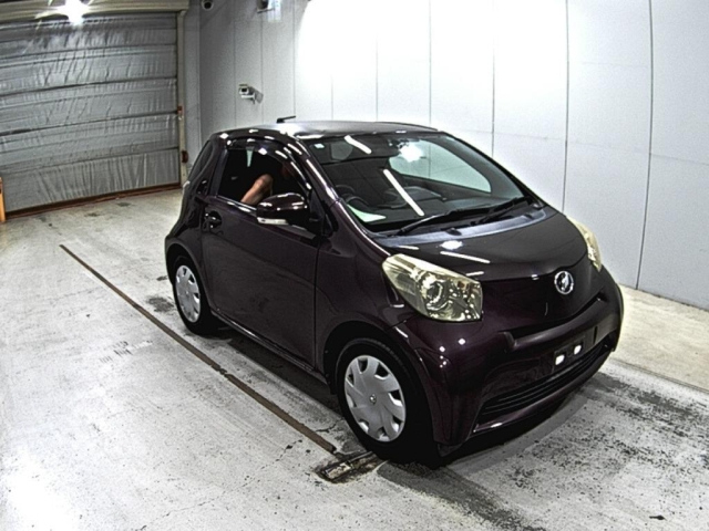 TOYOTA IQ