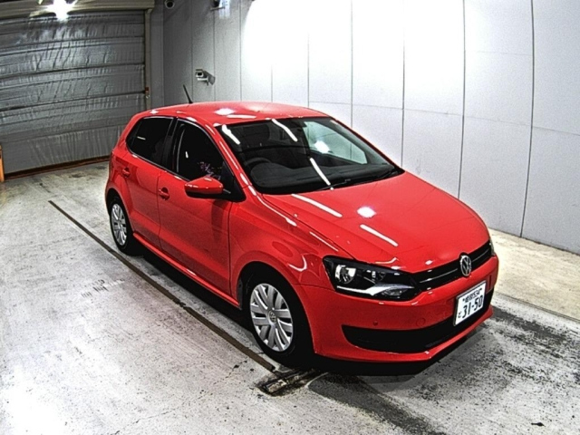 VOLKSWAGEN POLO