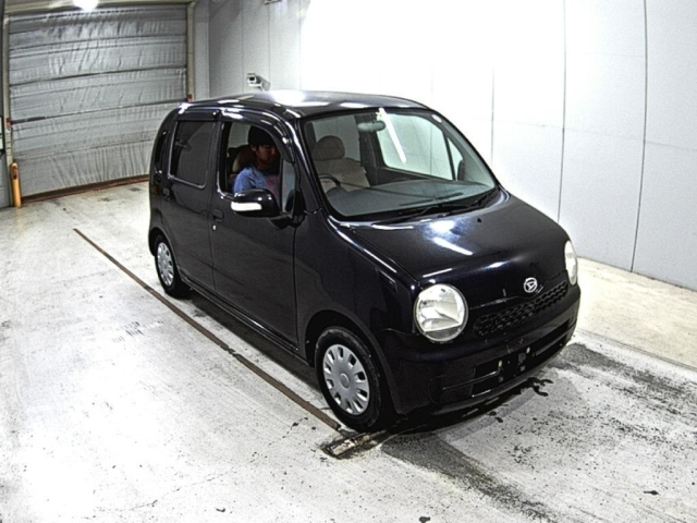 DAIHATSU MOVE LATTE