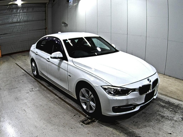 BMW 3 SERIES