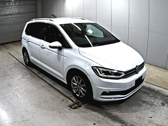 VOLKSWAGEN GOLF TOURAN