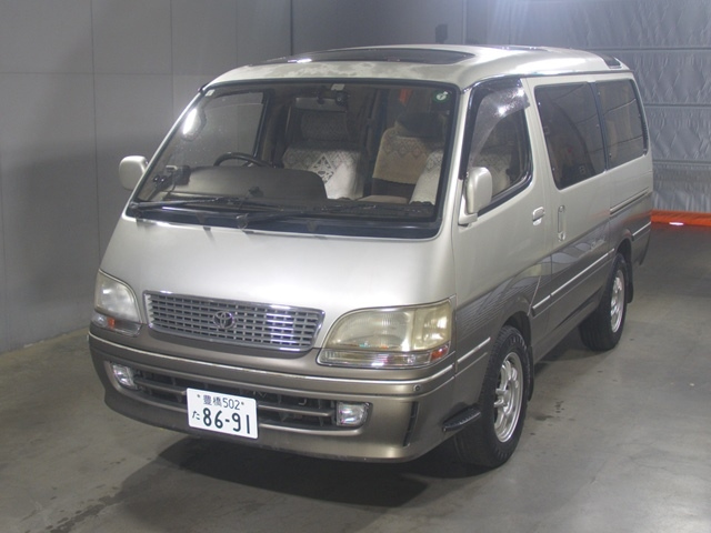 TOYOTA HIACE