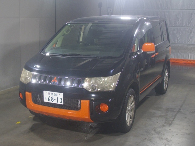 MITSUBISHI DELICA D5
