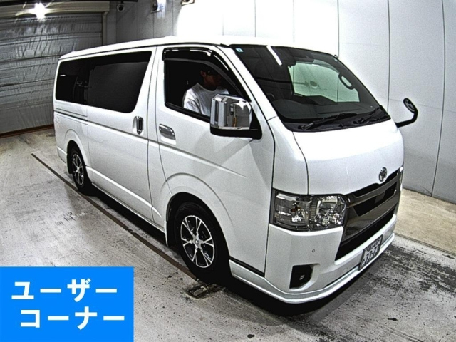 TOYOTA HIACE VAN