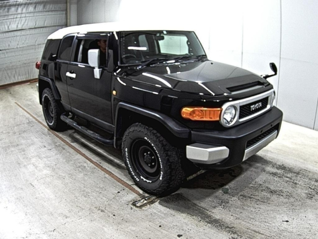 TOYOTA FJ CRUISER