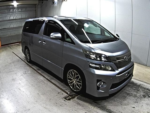 TOYOTA VELLFIRE