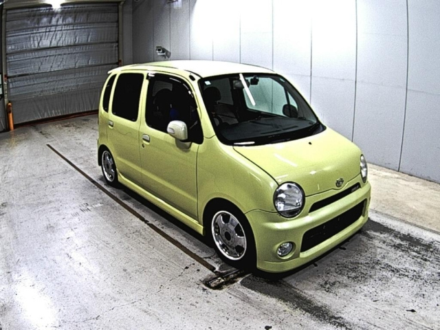 DAIHATSU MOVE LATTE