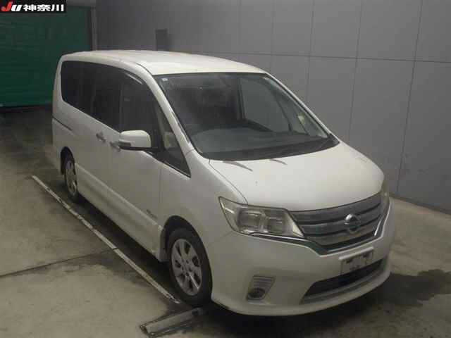 NISSAN SERENA
