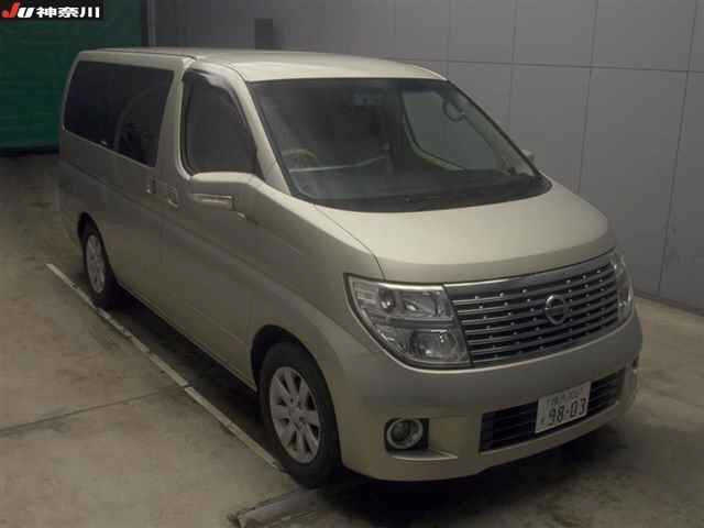 NISSAN ELGRAND